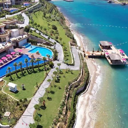 Курортный комплекс The Plaza Bodrum 5*